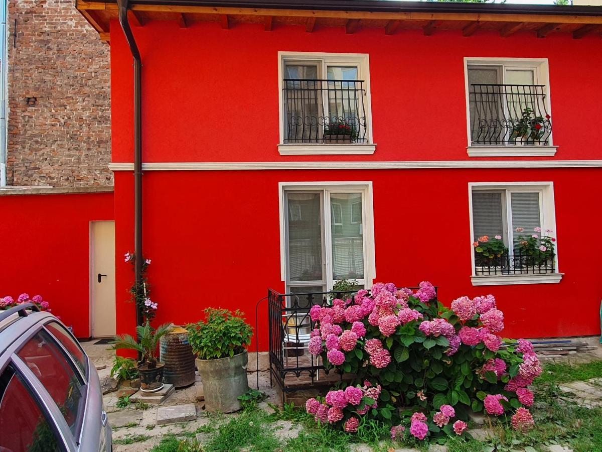 Modern And Old Lodge София Экстерьер фото